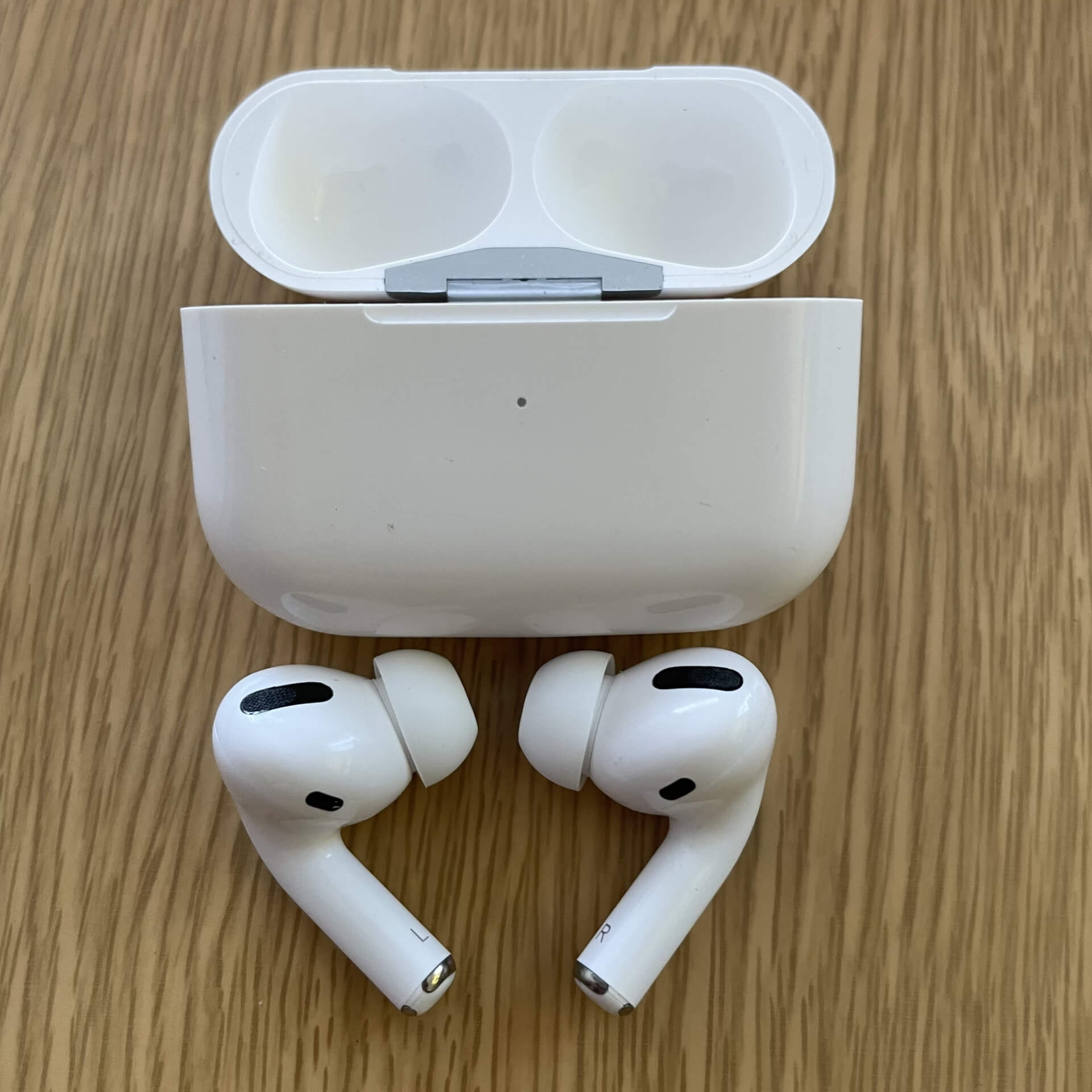 同梱物が揃うと査定が上がる｜充電ケース、イヤーチップ、箱の有無